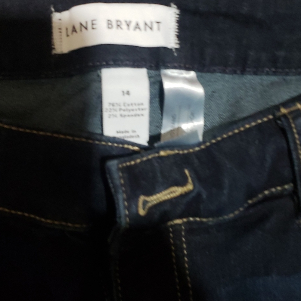 Shorts - Picture 2 of 4